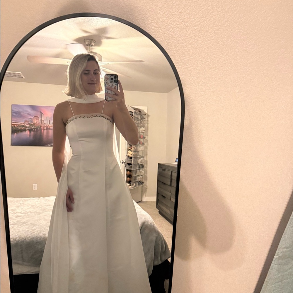 White Prom or Bridal Wedding Dress - Picture 15 of 16